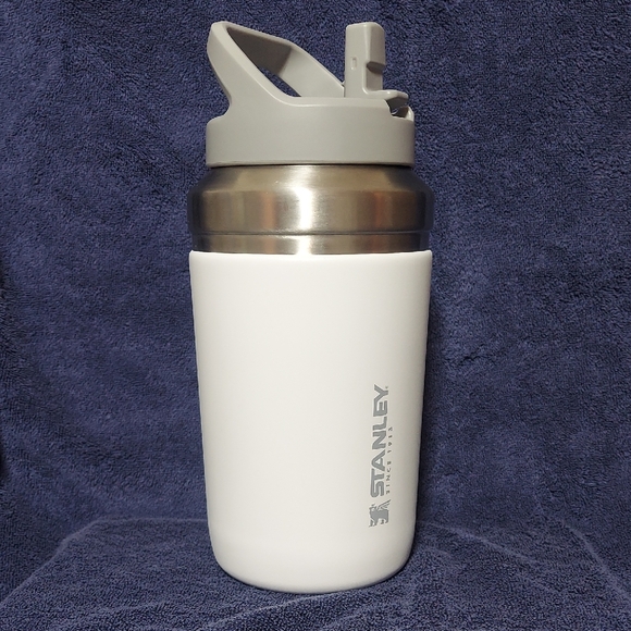Stanley Other - Stanley 64oz Go IceFlow Flip Straw White and Silver Jug